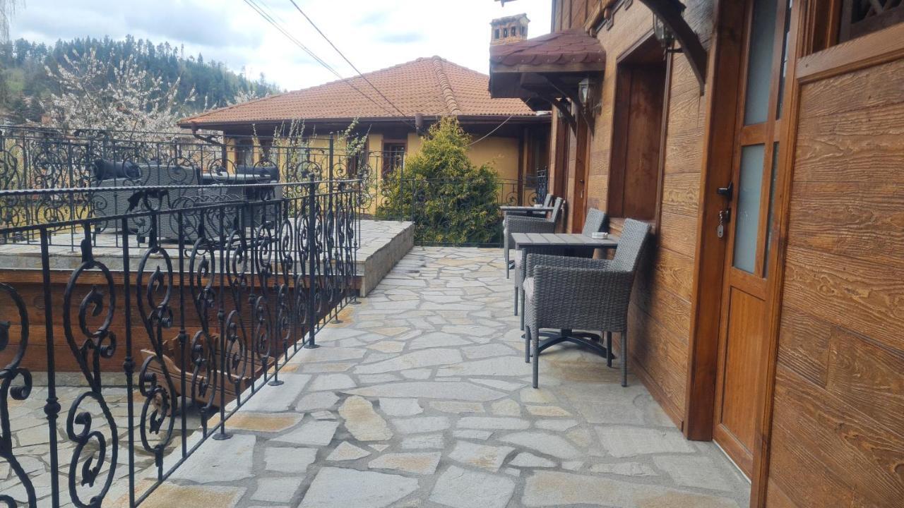 Guest House Zlatniyat Telets Koprivsjtitsa Exteriör bild