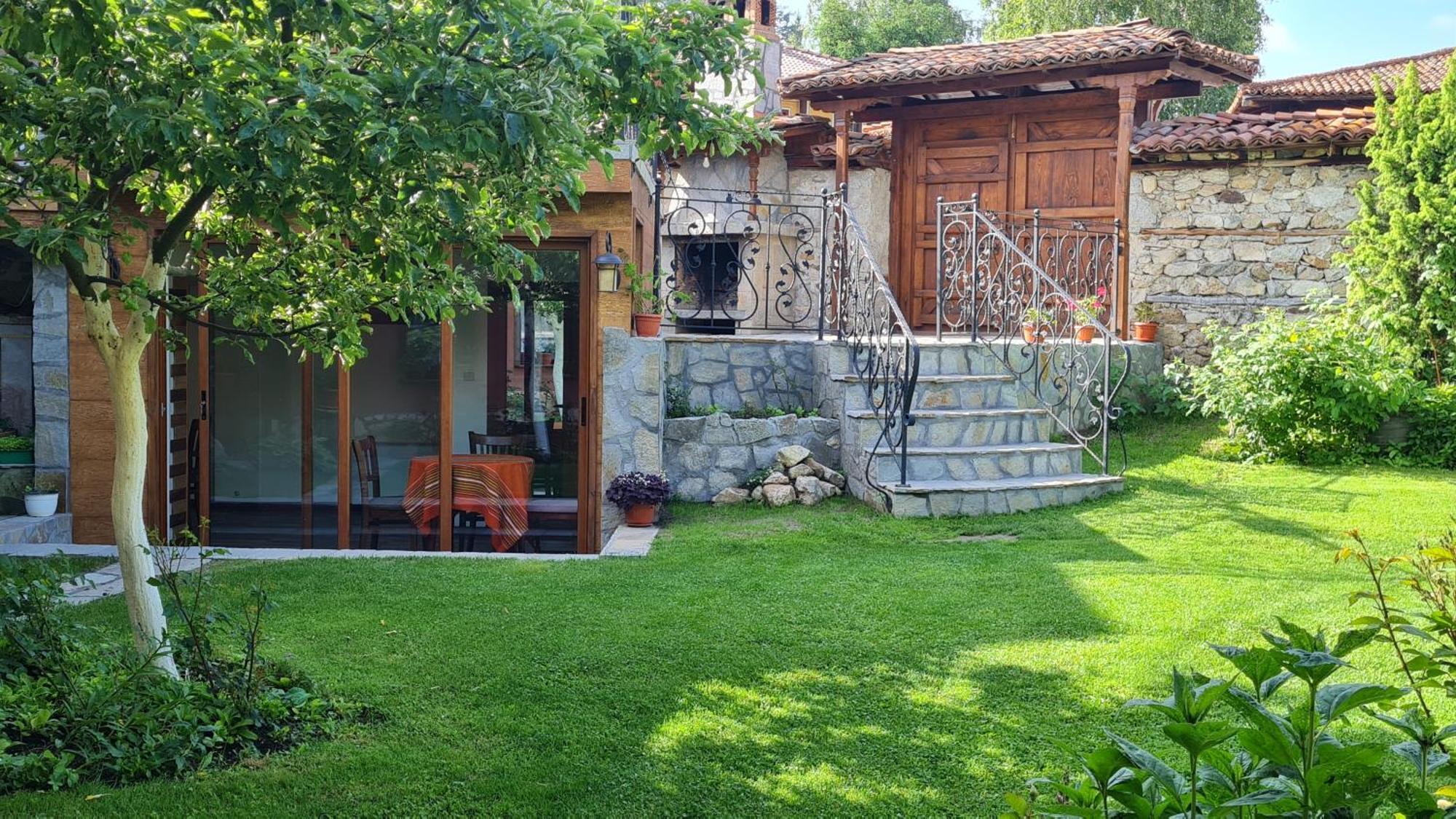 Guest House Zlatniyat Telets Koprivsjtitsa Exteriör bild