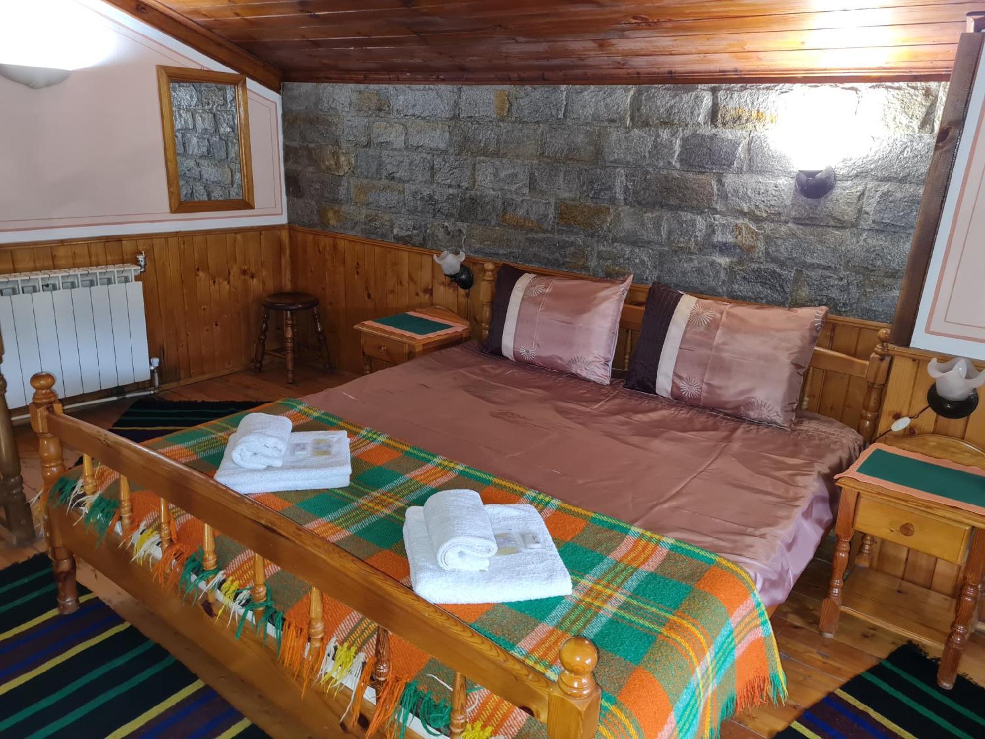 Guest House Zlatniyat Telets Koprivsjtitsa Rum bild