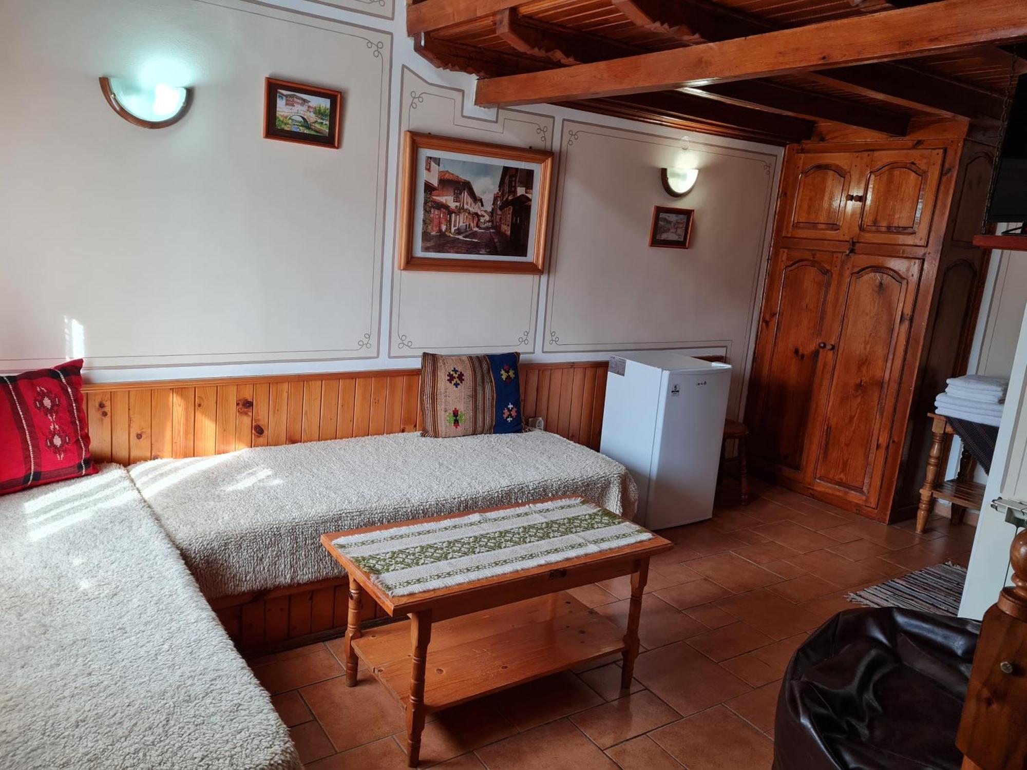Guest House Zlatniyat Telets Koprivsjtitsa Rum bild