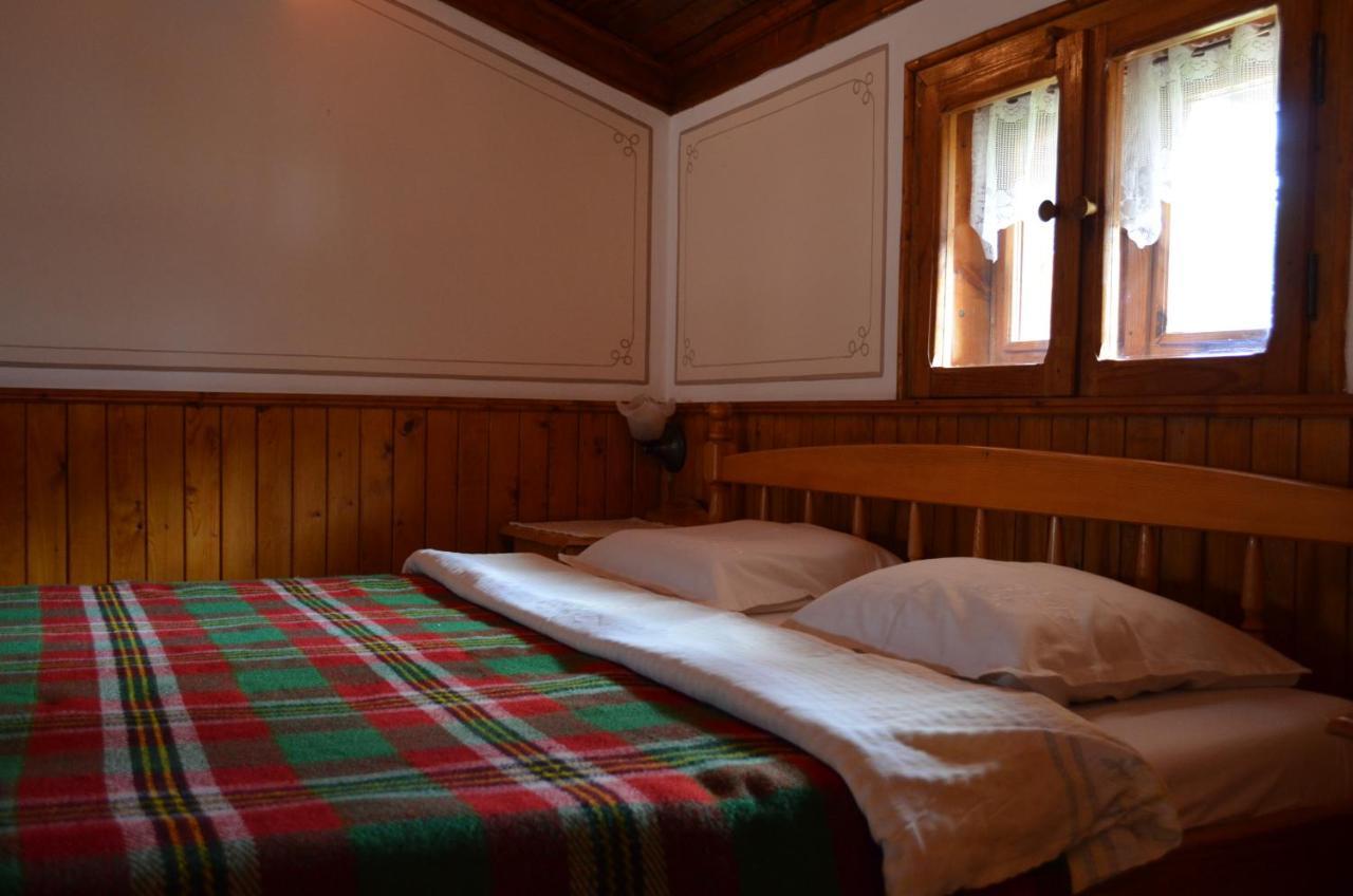 Guest House Zlatniyat Telets Koprivsjtitsa Exteriör bild